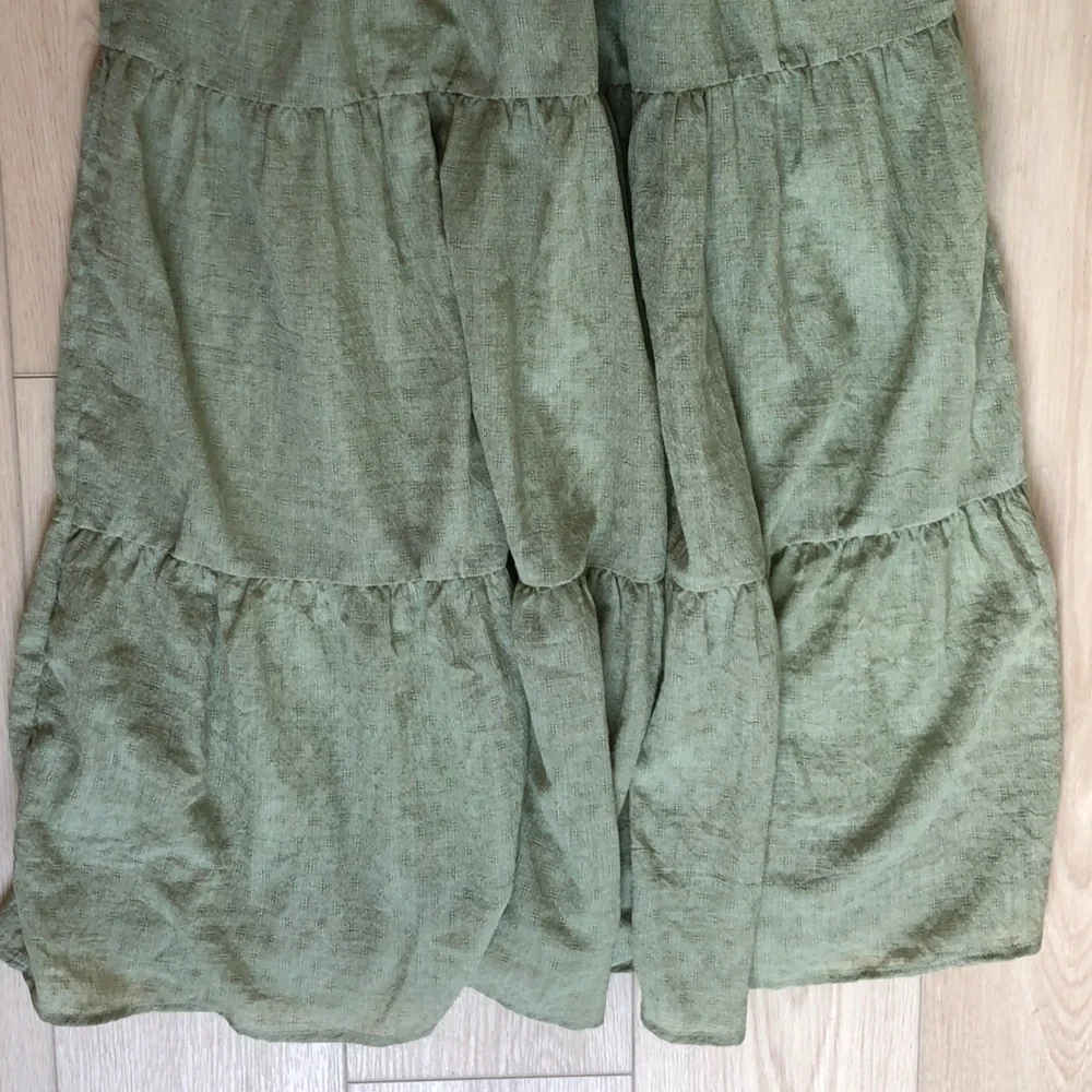 n|t Large floor length flown skirt, light green - Picture 3 of 4